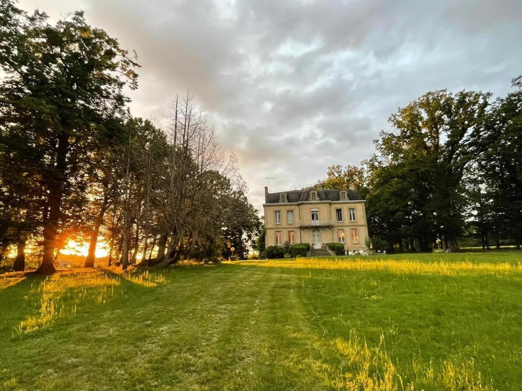 Chateau Du Grand Lucay ブルボン・ラルシャンボー エクステリア 写真